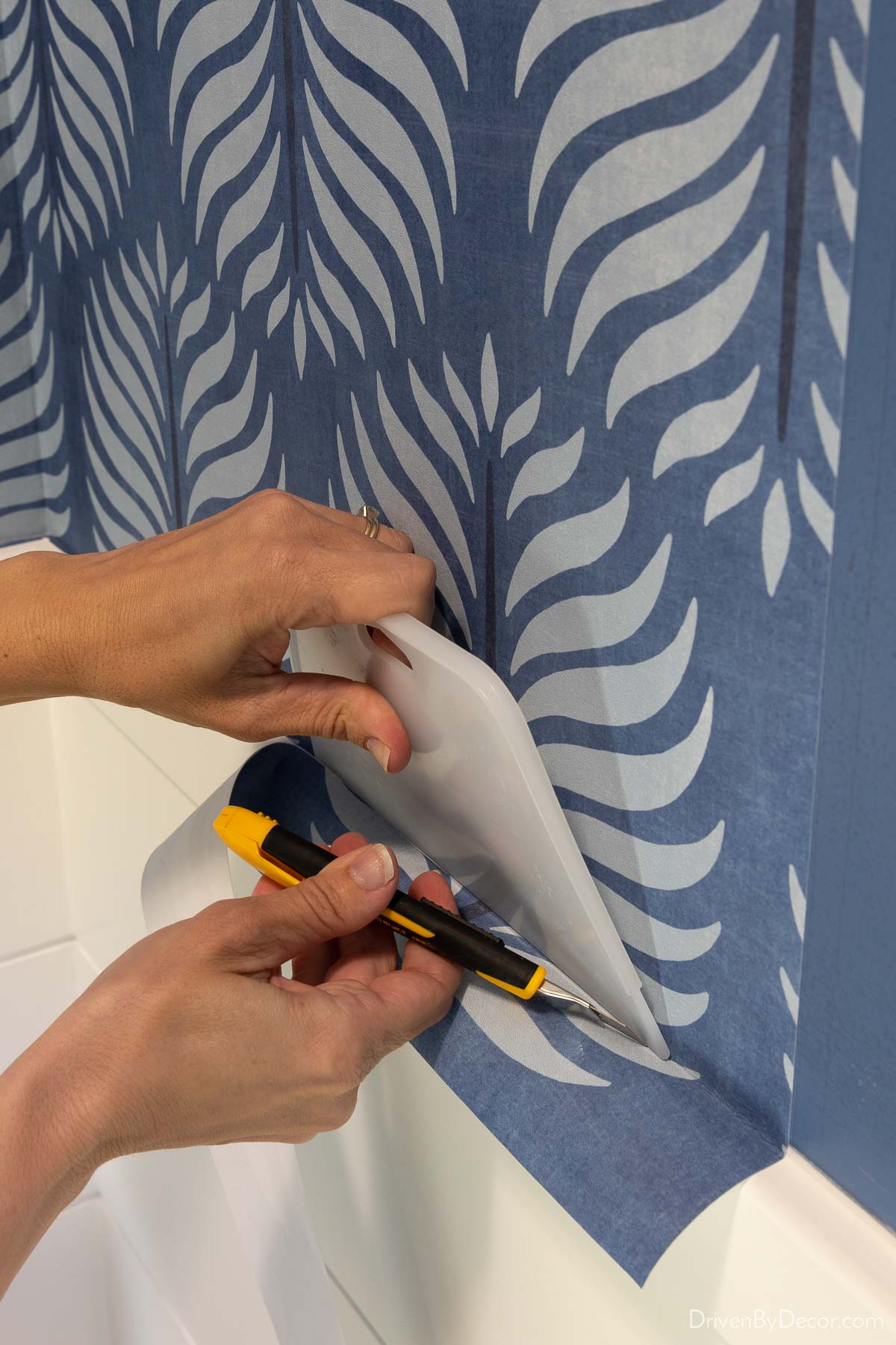 Professional wallpaper installation example 5